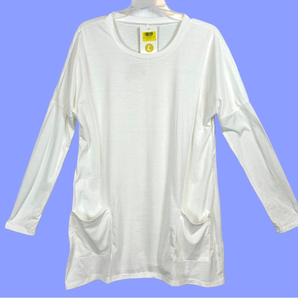 NWT Woman’s White Drop Shoulder Long Sleeve Pocket Tunic / Size large